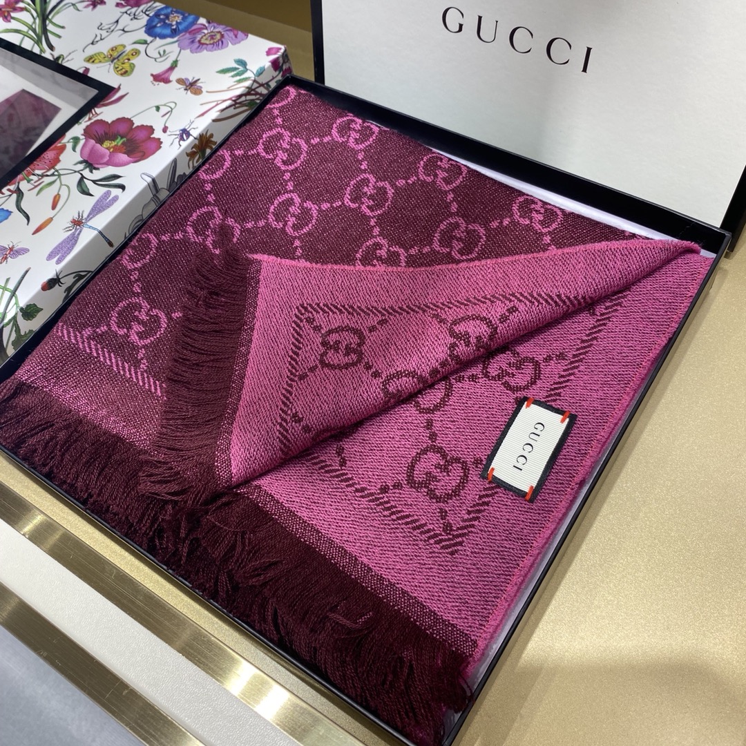Gucci Wool Jacquard Scarf in Bordeaux - Luxurious & Elegant 3 i1597911779 9969 1