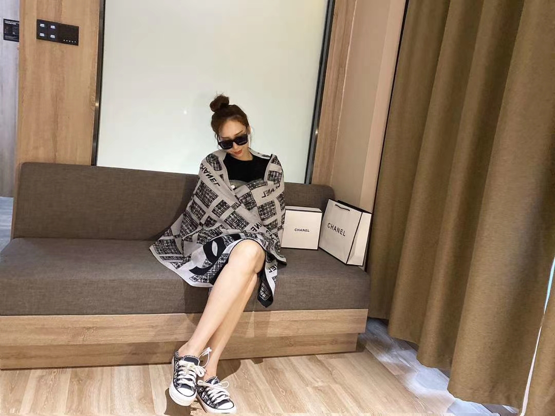 冬天秋天搭配各种毛衣大衣外套卫衣,都是很保暖的,一条围巾=一件衣服 7