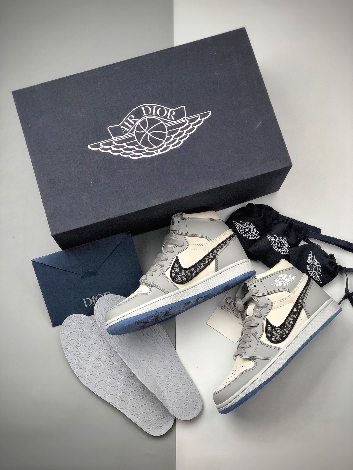 390 耐克 Dior x Air Jordan 1 HI OG “迪奥联名”AJ1高帮休闲篮球鞋