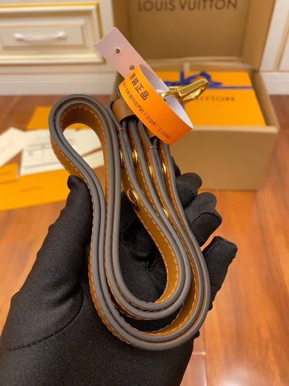 独家首发型号M44580特级加强版品质提升.专柜同步电子芯片内码礼品袋保护纸铜版电子标签合格证皮料是正品
