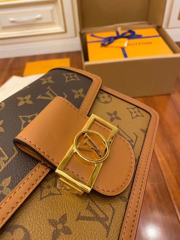 独家首发型号M44580特级加强版品质提升.专柜同步电子芯片内码礼品袋保护纸铜版电子标签合格证皮料是正品