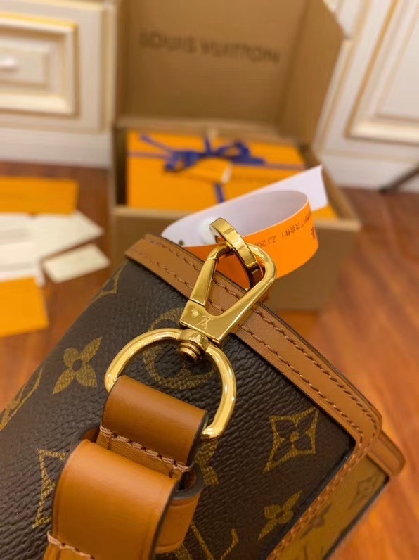 独家首发型号M44580特级加强版品质提升.专柜同步电子芯片内码礼品袋保护纸铜版电子标签合格证皮料是正品
