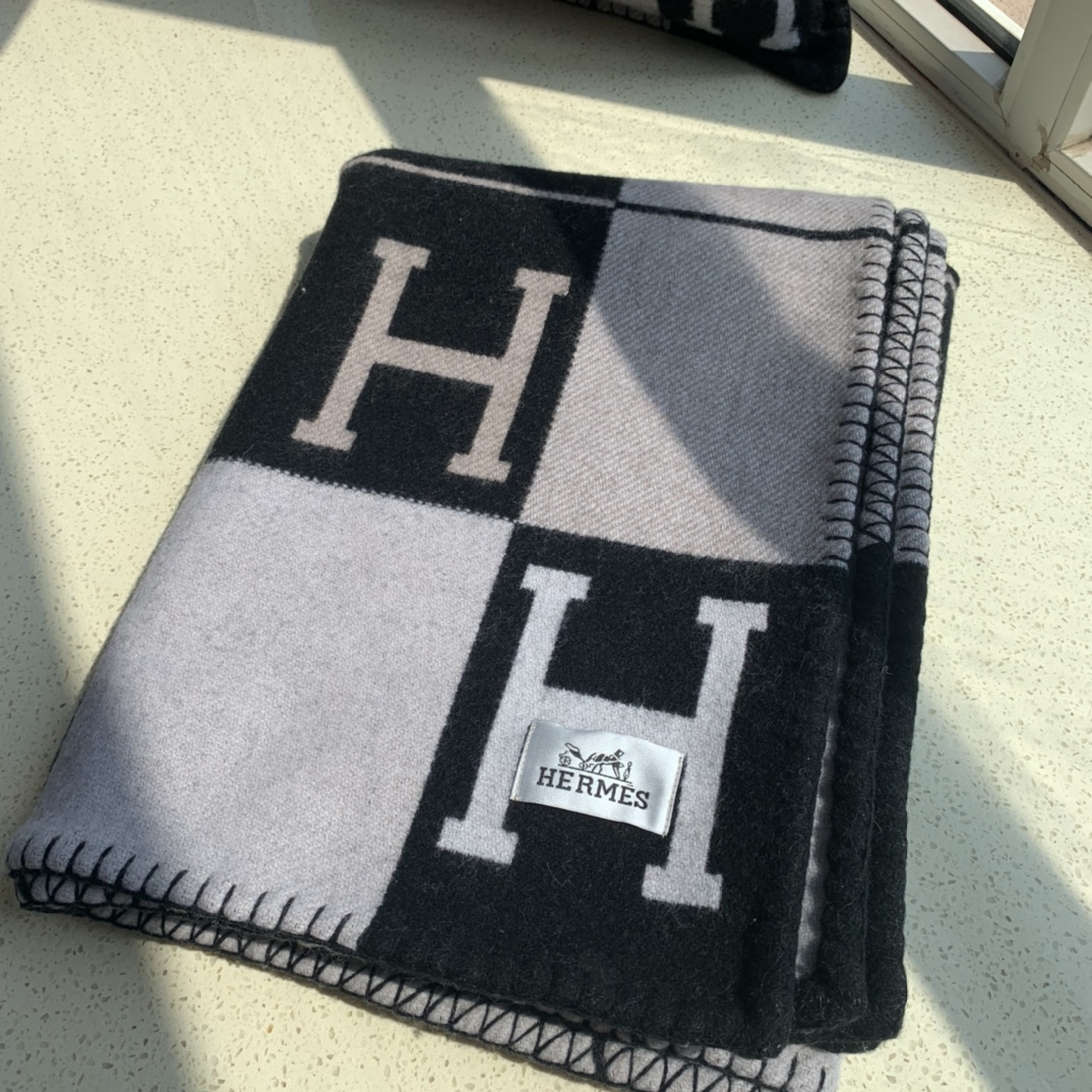 US Sale
 Hermes Blanket Cashmere Fall/Winter Collection