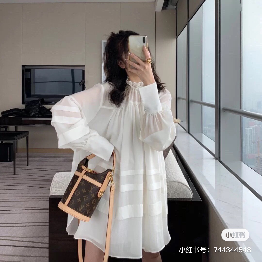 Louis Vuitton Handbag – Effortless Style for Every Season