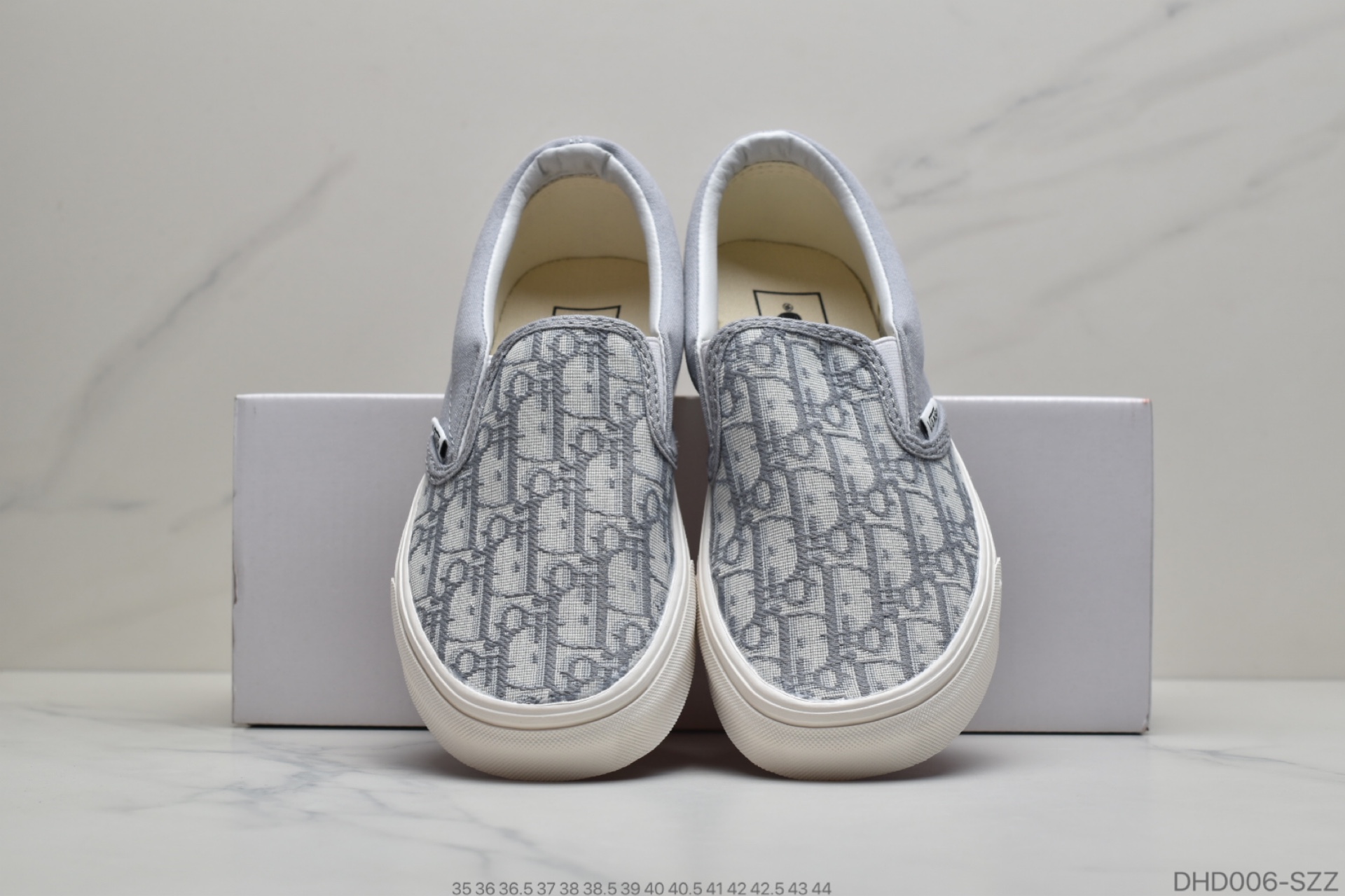 70 公司级Vans X Dior 联名一脚蹬 高级灰来报道 Vans Aut 迪奥独家重磅释出