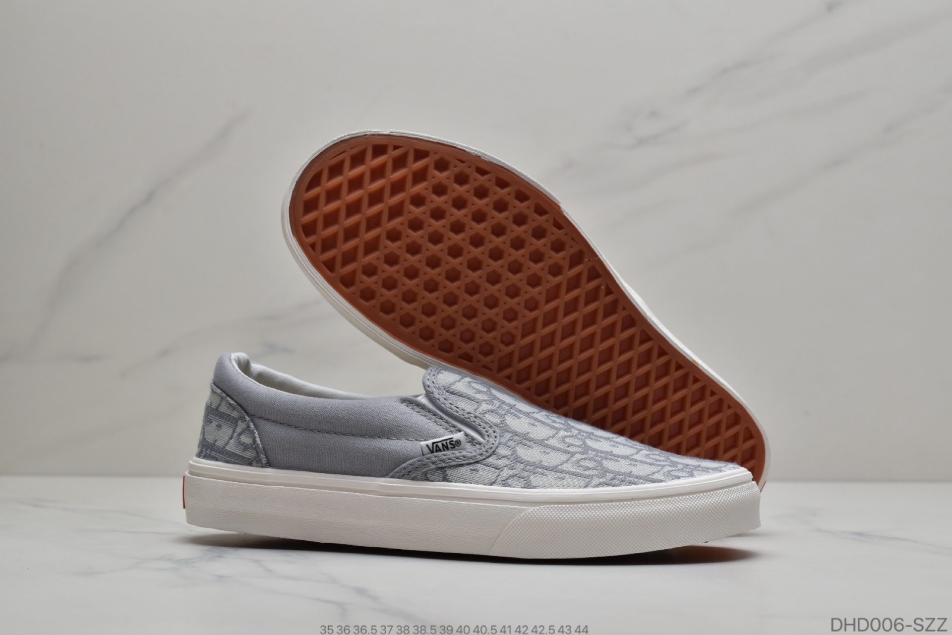 70 公司级Vans X Dior 联名一脚蹬 高级灰来报道 Vans Aut 迪奥独家重磅释出