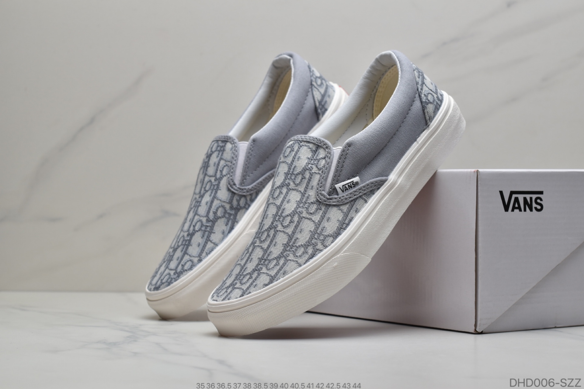 70 公司级Vans X Dior 联名一脚蹬 高级灰来报道 Vans Aut 迪奥独家重磅释出