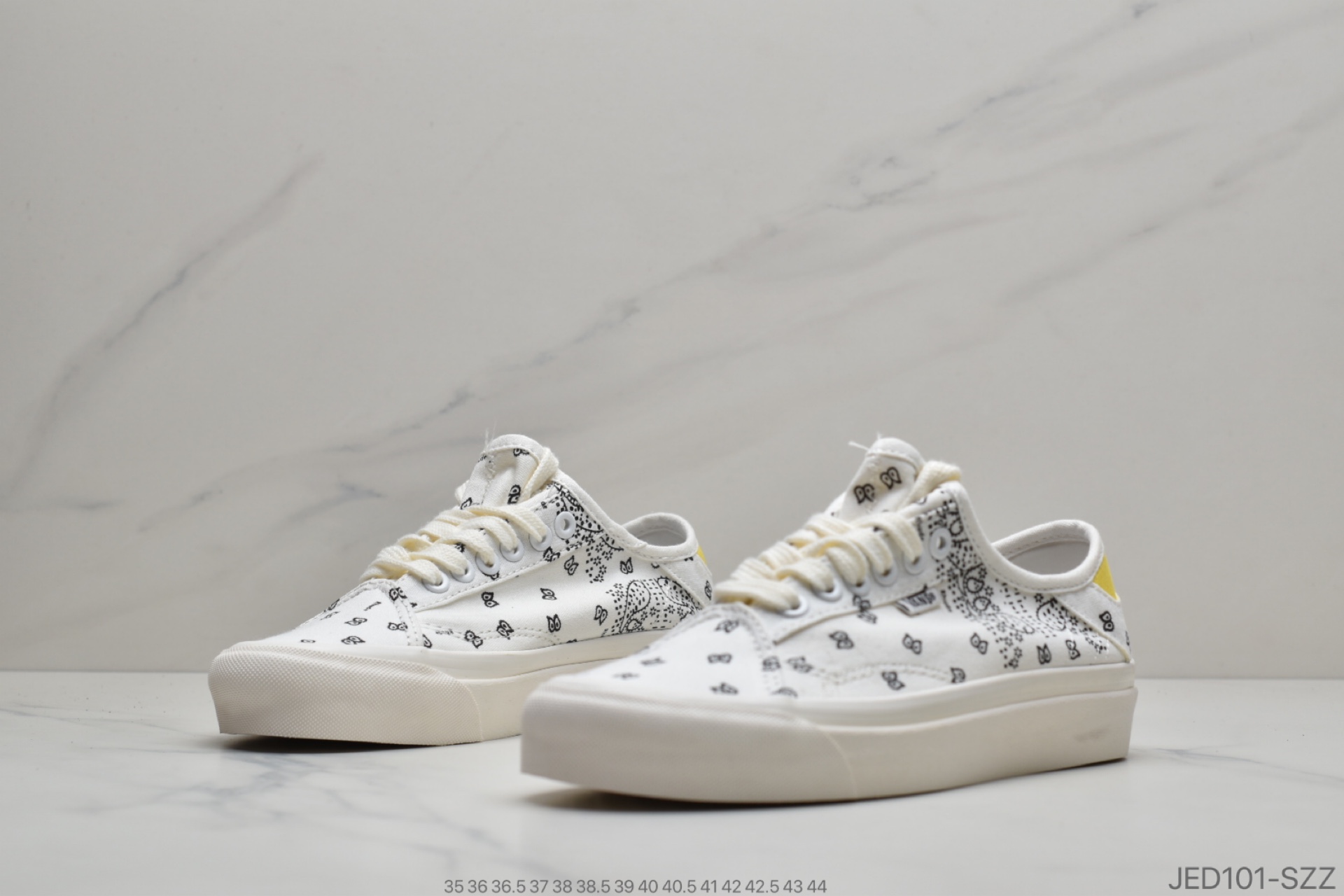 150 公司级二代腰果花来袭Vans x Rhude 联名合作推出Paisüxitley 图案“腰果花”系列