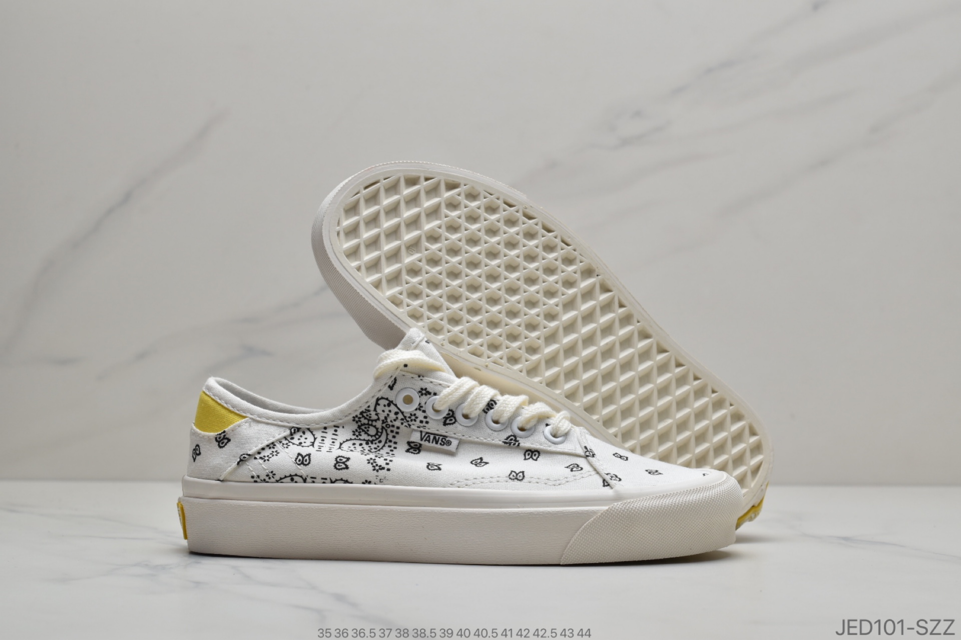 150 公司级二代腰果花来袭Vans x Rhude 联名合作推出Paisüxitley 图案“腰果花”系列