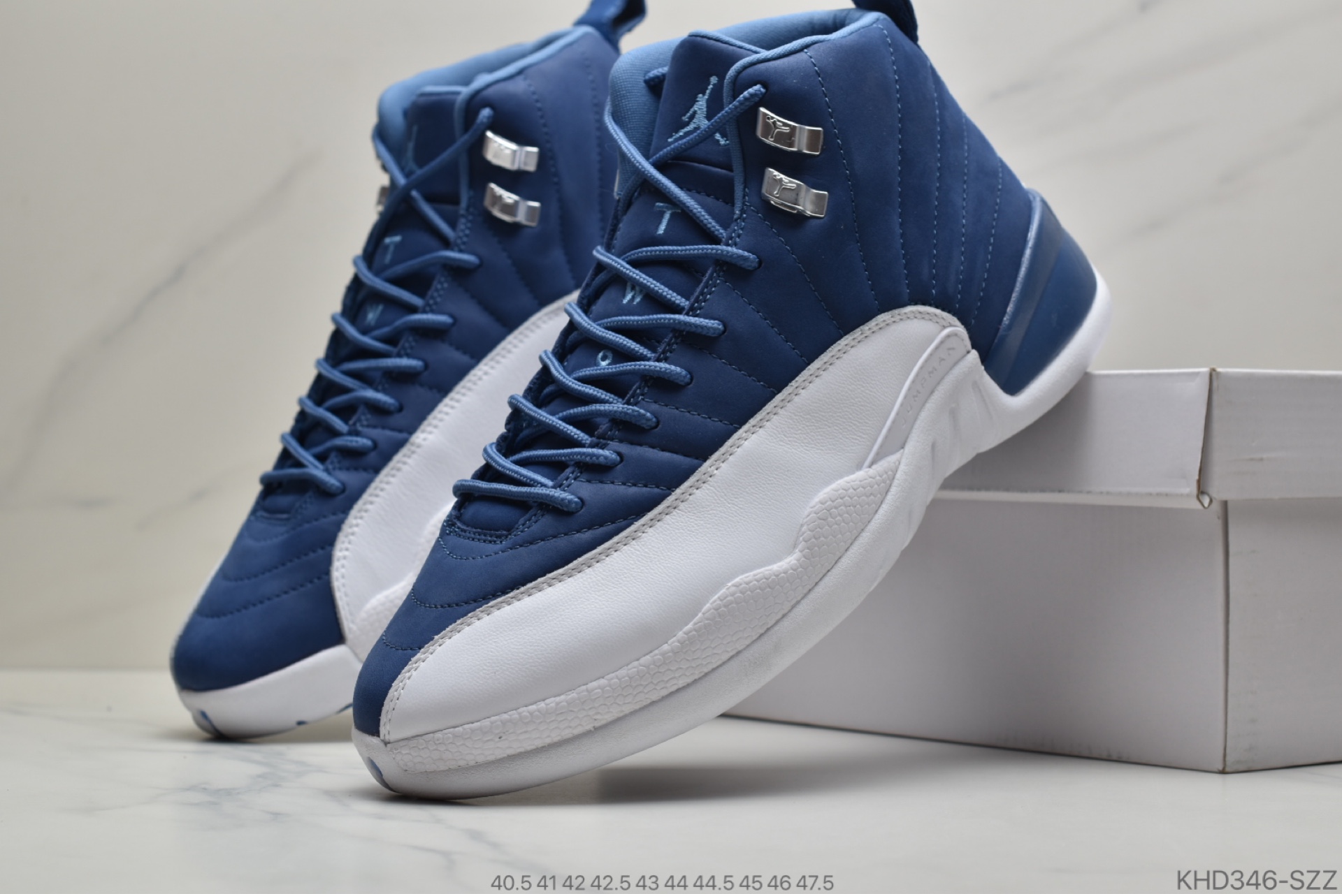 520 公司级AIR JORDAN 12 RETRO 黑曜石130690-404