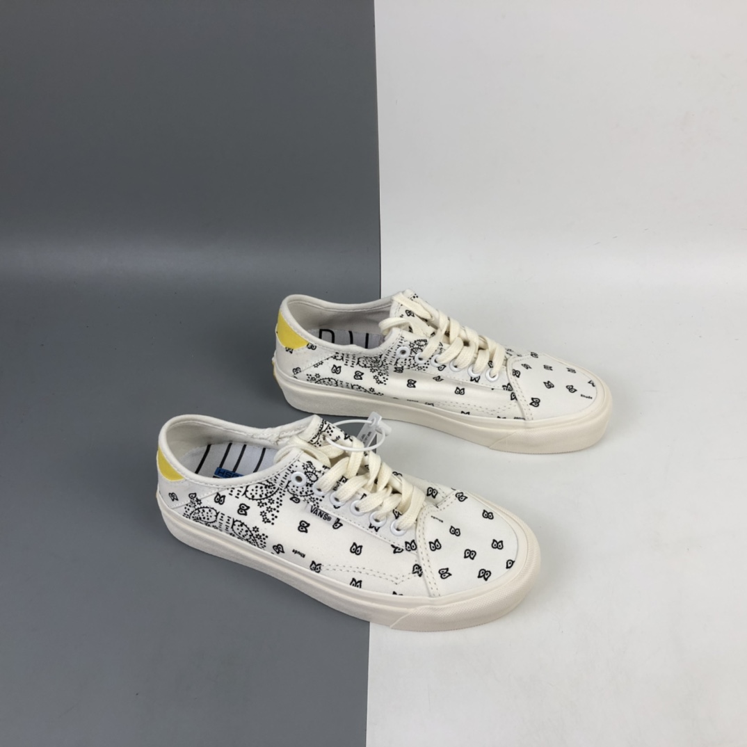 150 Vans x Rhude 联名合作推出Paisüxitley 图案“腰果花”系列低帮板鞋 VN0A3TKCUSE