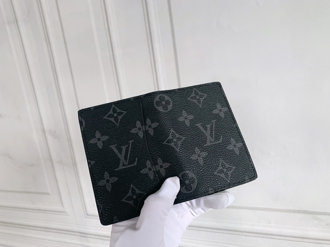 Louis Vuitton 小カードケース - 機能的な7つの収納スペース