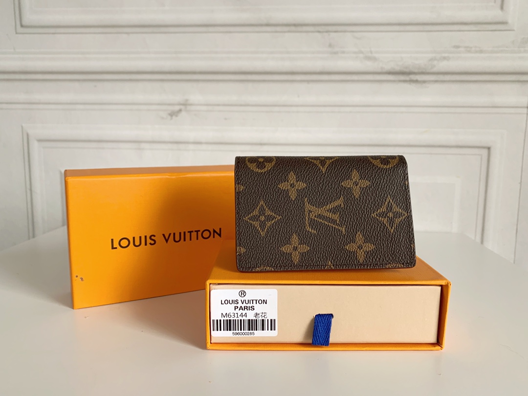 Louis Vuitton 小卡夹 - 7つのカードスロットとコンパクトデザイン