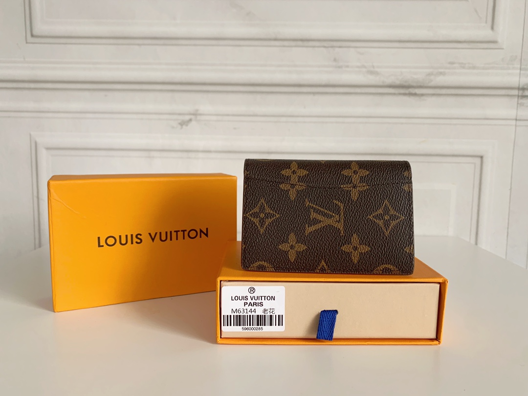 Louis Vuitton 小卡夹 - 7つのカードスロットとコンパクトデザイン