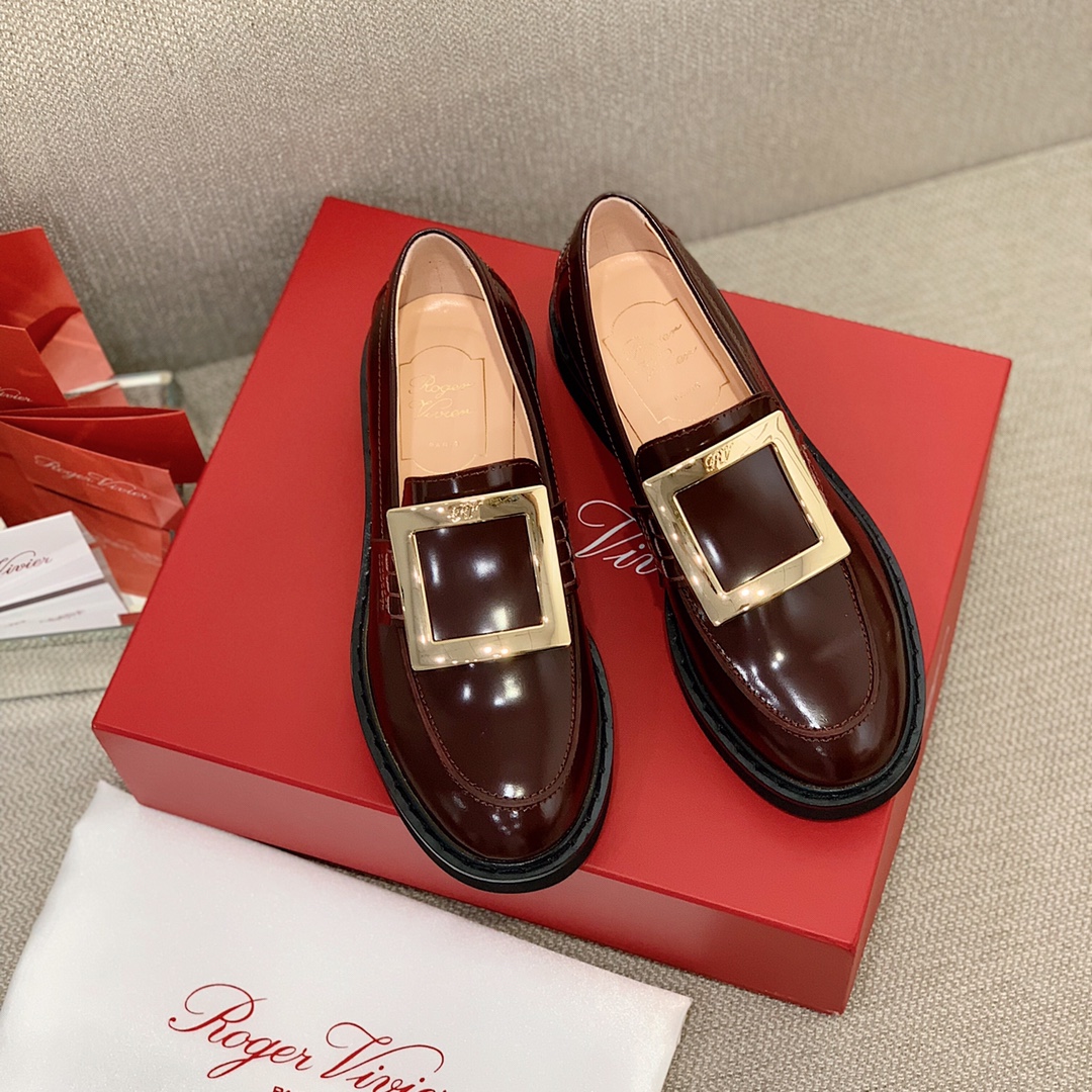 Roger Vivier 최고 버전 로퍼 스웨이드/에나멜 정품 EVA 가죽 웰트 텍스처의 정점