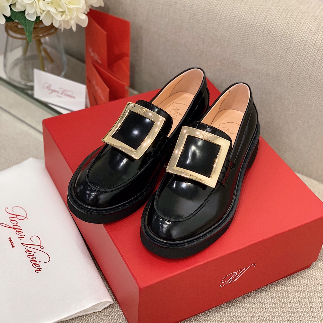 Roger Vivier 최고 버전 로퍼 스웨이드/에나멜 가죽 정품 EVA 천연 가죽 테두리 질감의 정점