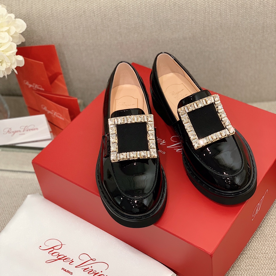 Roger Vivier 최고 버전 로퍼 스웨이드/에나멜 가죽 정품 EVA 천연 가죽 테두리 퀄리티의 정점