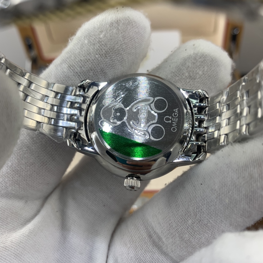Omega 皇家 欧米茄蝶飞系列熊型贝壳表盘女表