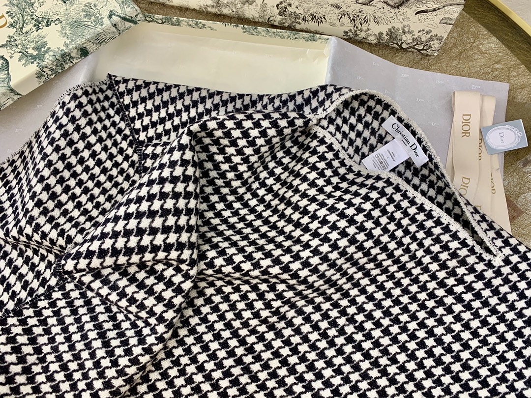 Dior迪奥2020秋冬新款千鸟格纹披肩02MON370I001_C080