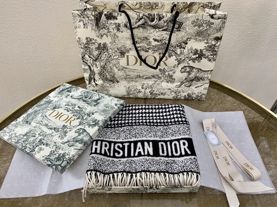 Dior迪奥2020秋冬新款千鸟格纹披肩02MON370I001_C080