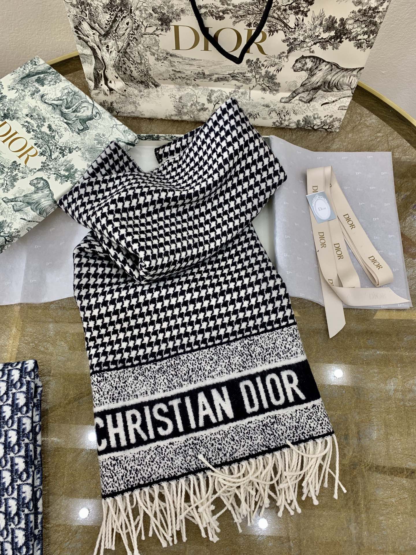 Dior迪奥2020秋冬新款千鸟格纹披肩02MON370I001_C080