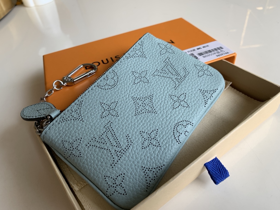 NO:396042,【Exclusive real shot M69508】Zippy coin wallet, compact design, spacious interior space, a real boutique choice. Soft Mahina leather material with a light grain pattern, paired with Monogram perforated design, elegant and soft. Size 13.8X9X1.5cm Z., LV [original leather], louis vuitton, wallets19860909【独家实拍M69508】Zippy零钱包,设计小巧紧凑、内部空间宽敞,名符其实的精品之选.柔软的Mahina皮革材质,带有淡淡的粒纹,搭配Monogram穿孔设计,优雅而柔美.尺寸13.8X9X1.5cm Z.,LV【原厂皮】,louis vuitton,wallets,Bag