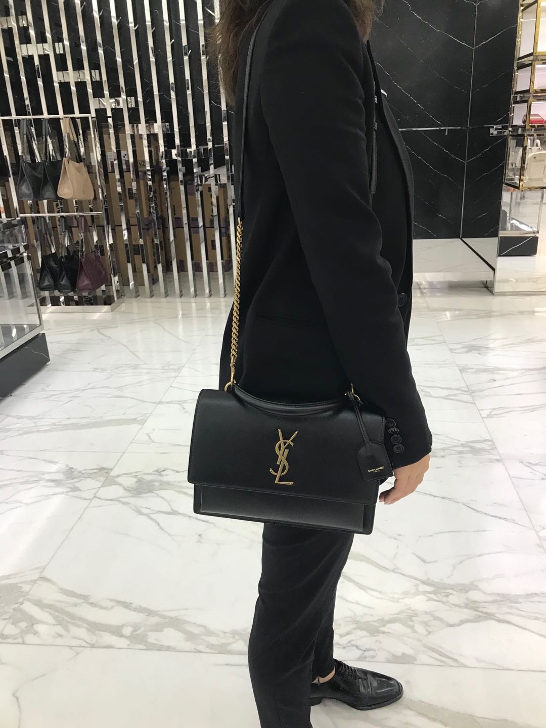 YSL 𝙉𝙚𝙬 𝙢𝙚𝙙𝙞𝙪𝙢 𝙨𝙪𝙣𝙨𝙚𝙩 25CM 牙签纹日落包 634723黑色/金扣