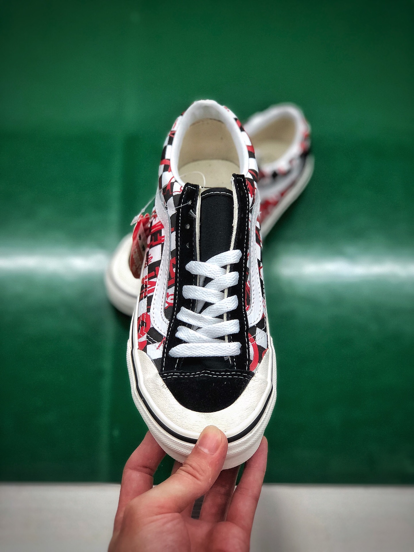 150 Vans Crew Style 36 黑红涂鸦棋盘格印花半月半头