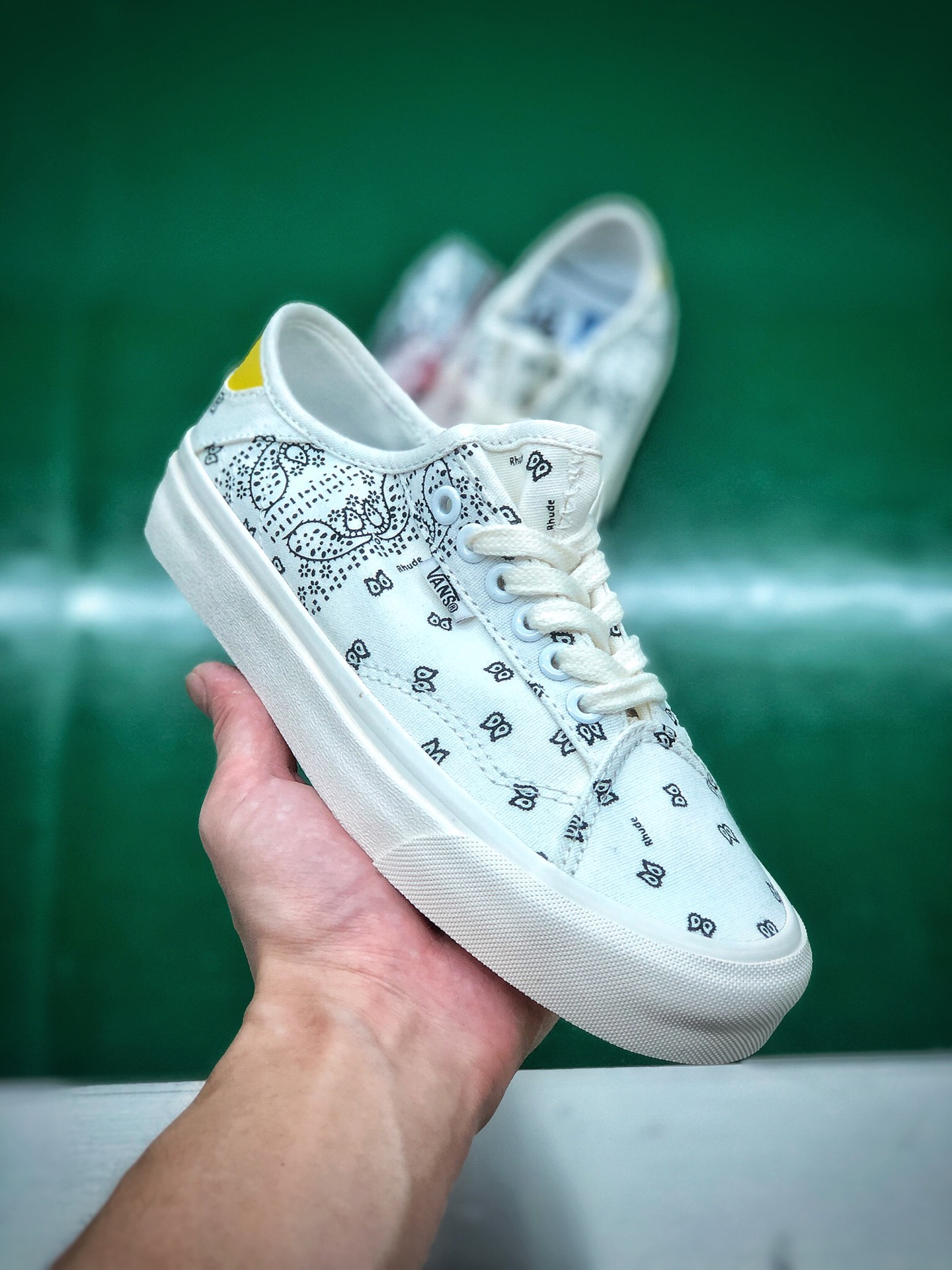 150  二代腰果花来袭 Vans x Rhude 联名合作推出Paisüxitley 图案“腰果花”系列