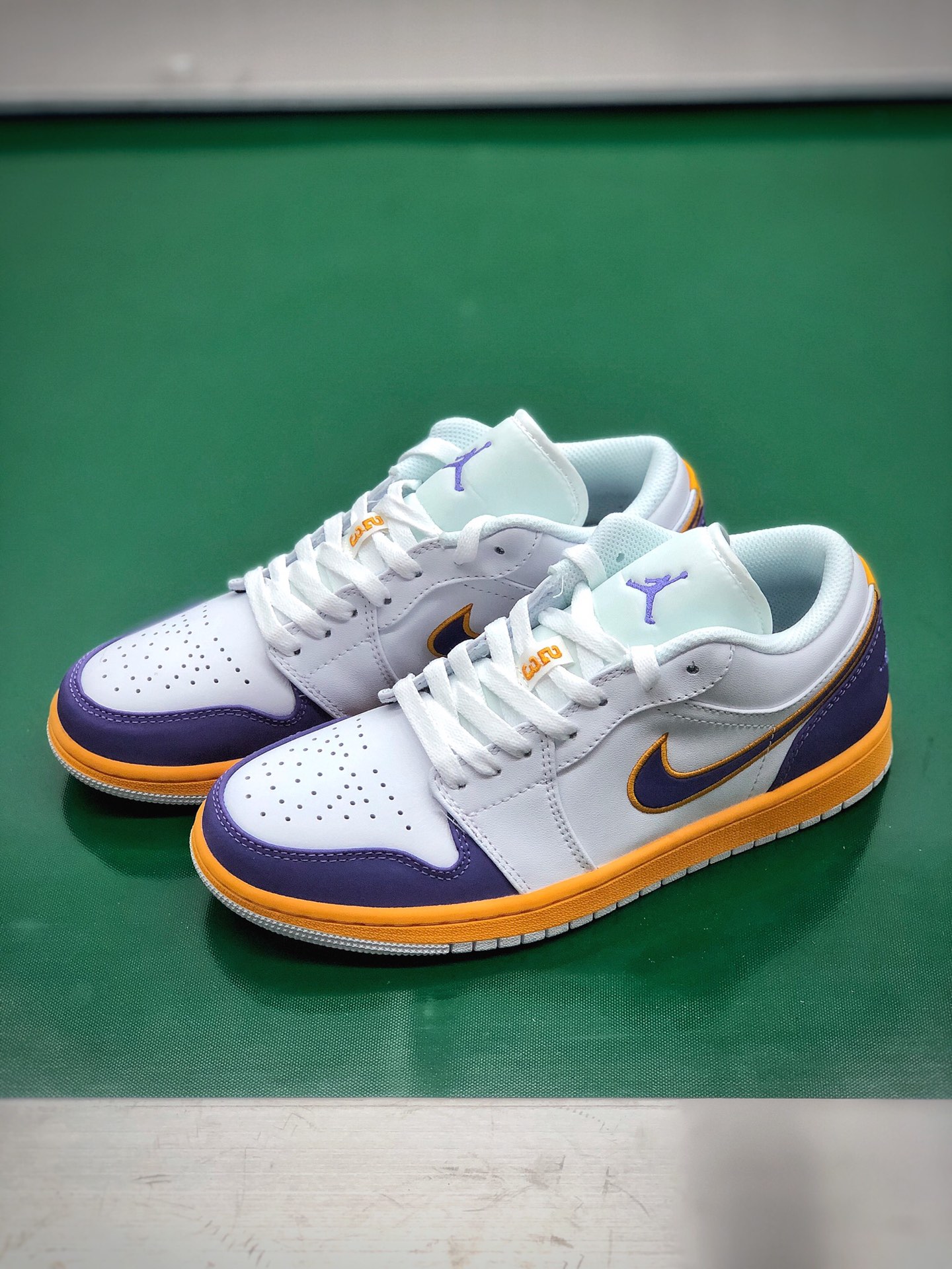 200  Nike Air Jordan 1 Low乔1低帮 湖人AV7869-210