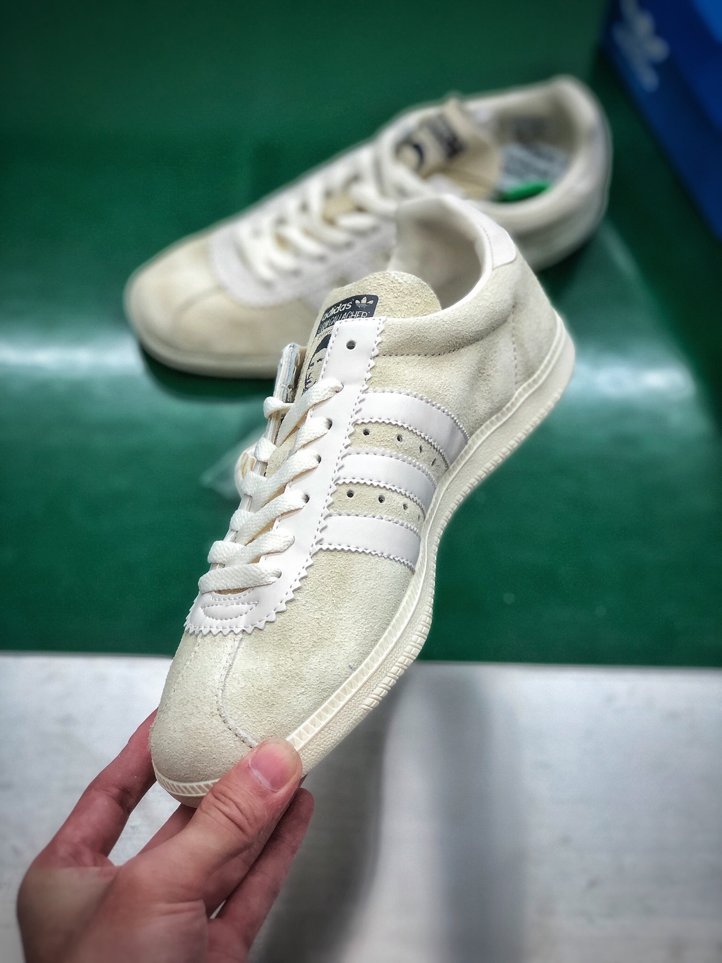 250 阿迪达斯adidas SPEZIAL unveils the LG SPZL联名板鞋EE8789