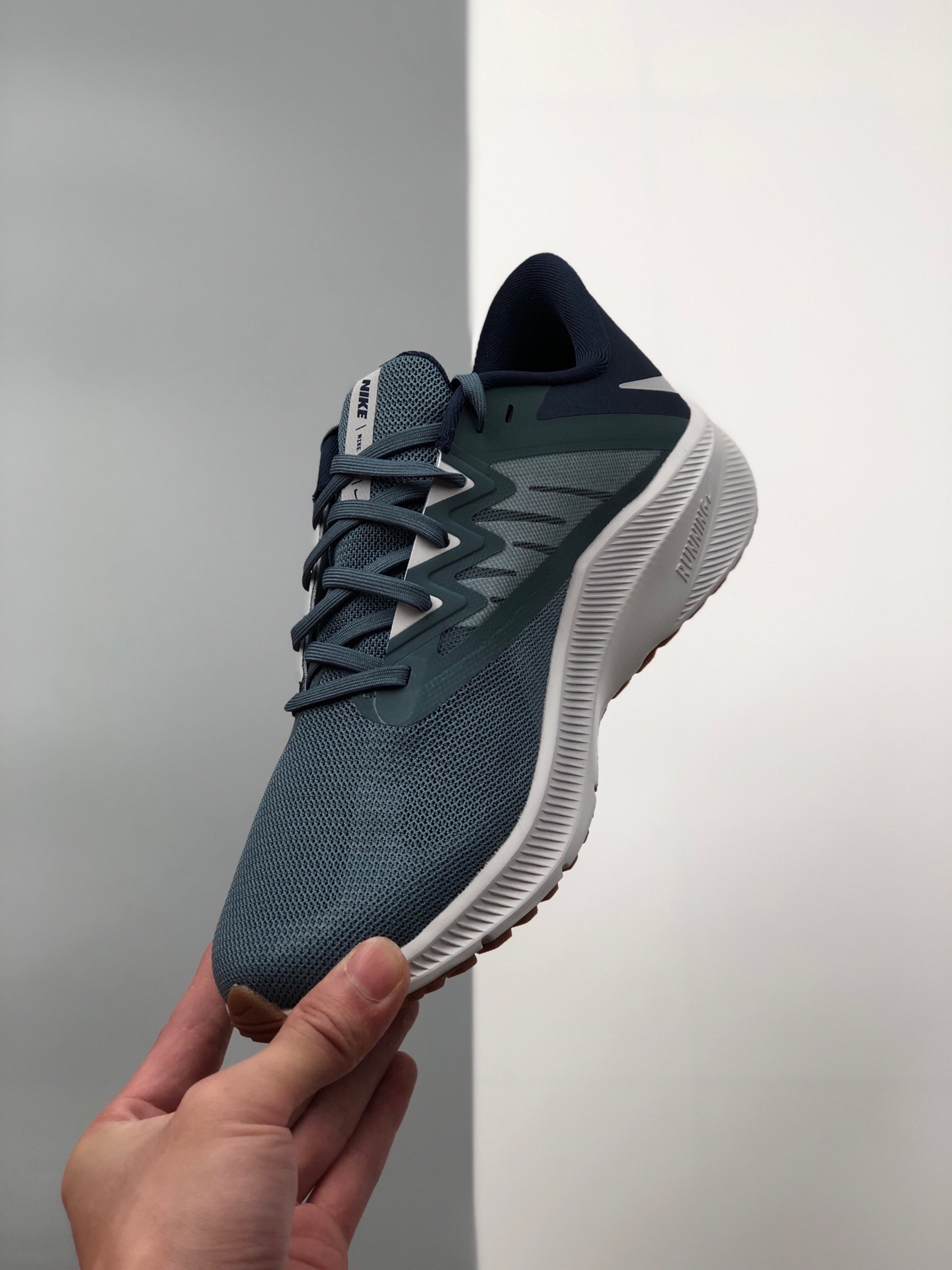 180 Nike Quest 3 极速3代时尚休闲跑步鞋CD0230-008