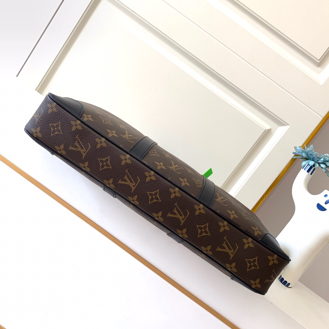 路易威登 Louis Vuitton 高定典藏名品高定成衣时装外套连衣裙衬衫T恤 #EEA9D4FA 4