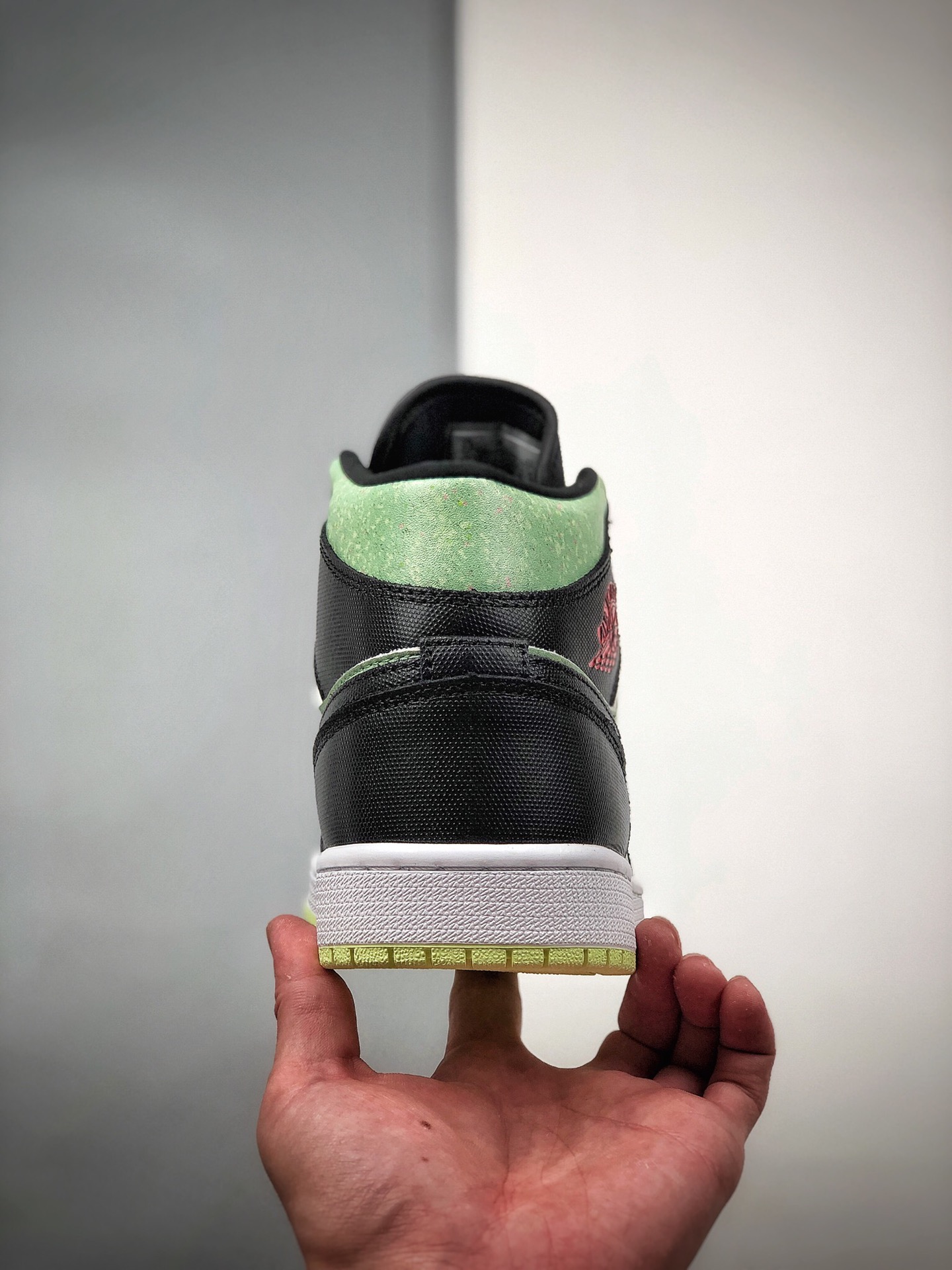 250 Air Jordan 1 Mid 黑绿红 AJ1/ 乔1 中邦CV5276-003