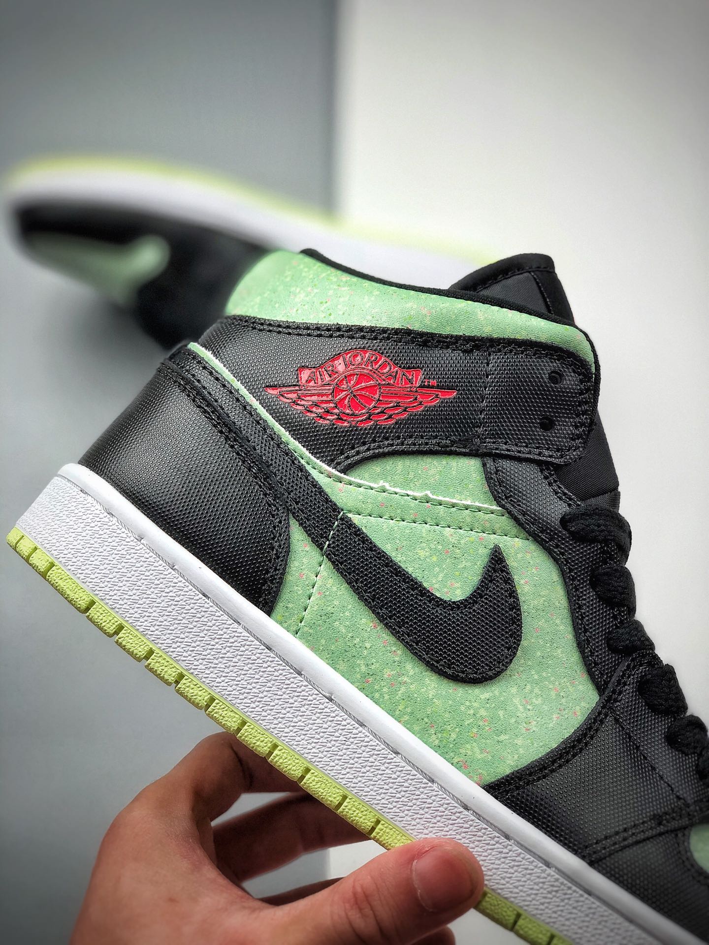 250 Air Jordan 1 Mid 黑绿红 AJ1/ 乔1 中邦CV5276-003