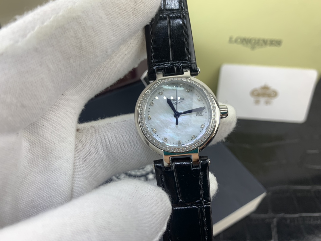 Longines 皇家 浪琴心月系列皮带款女表