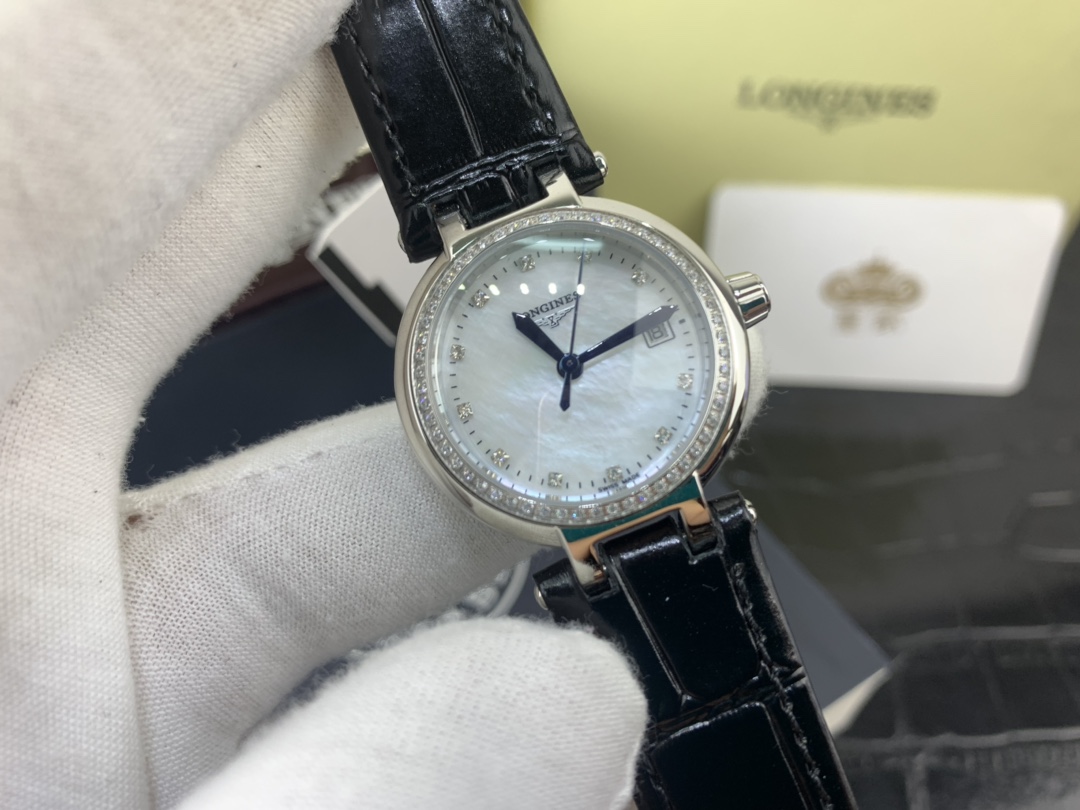 Longines 皇家 浪琴心月系列皮带款女表