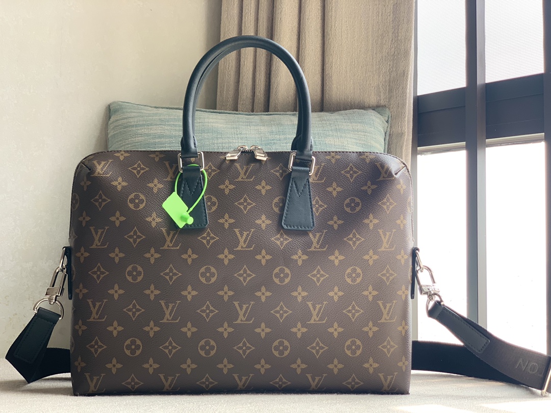 Louis Vuitton Get a batch of top-quality original briefcases with excellent price/performance ratio