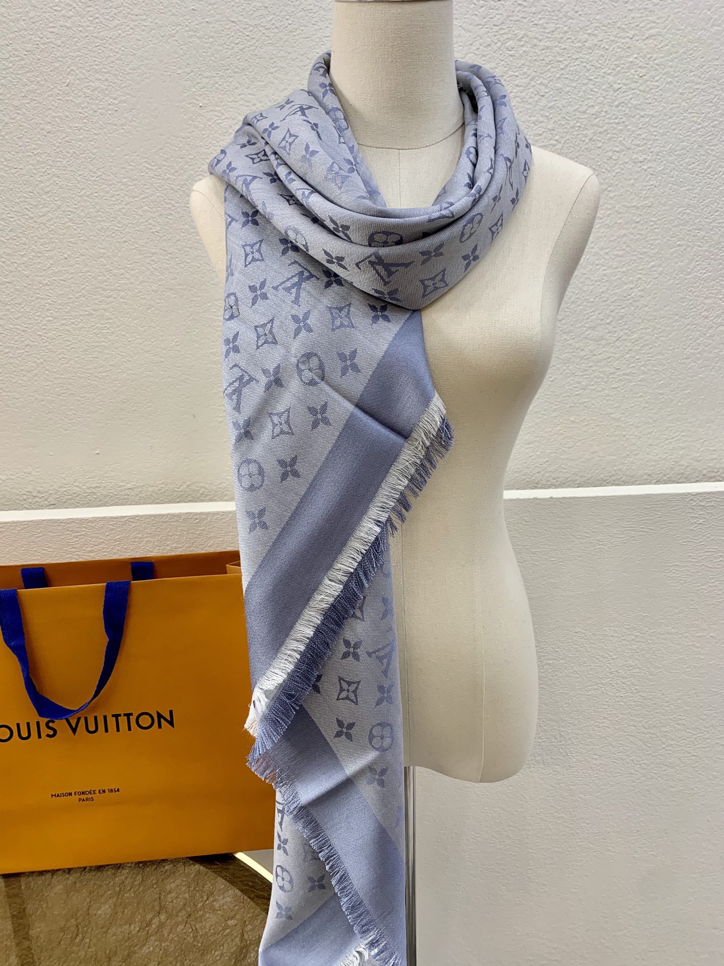 LV路易威登Monogram Denim披肩M71378 M71382 M71330 M71329 M72412 M72046 M72273