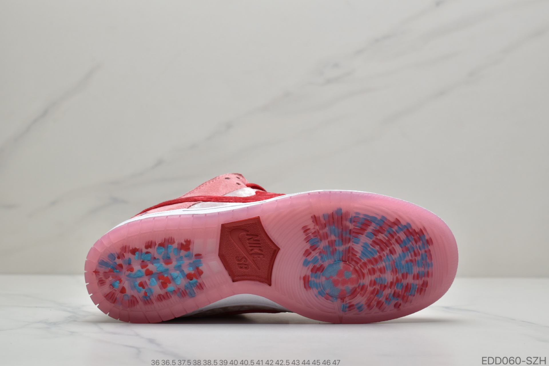 340 StrangeLove x Nike SB Dunk Low”Valentine's Day”扣篮系列低帮经典百搭休闲运动板鞋“情人节白粉丝绒”CT2552-800