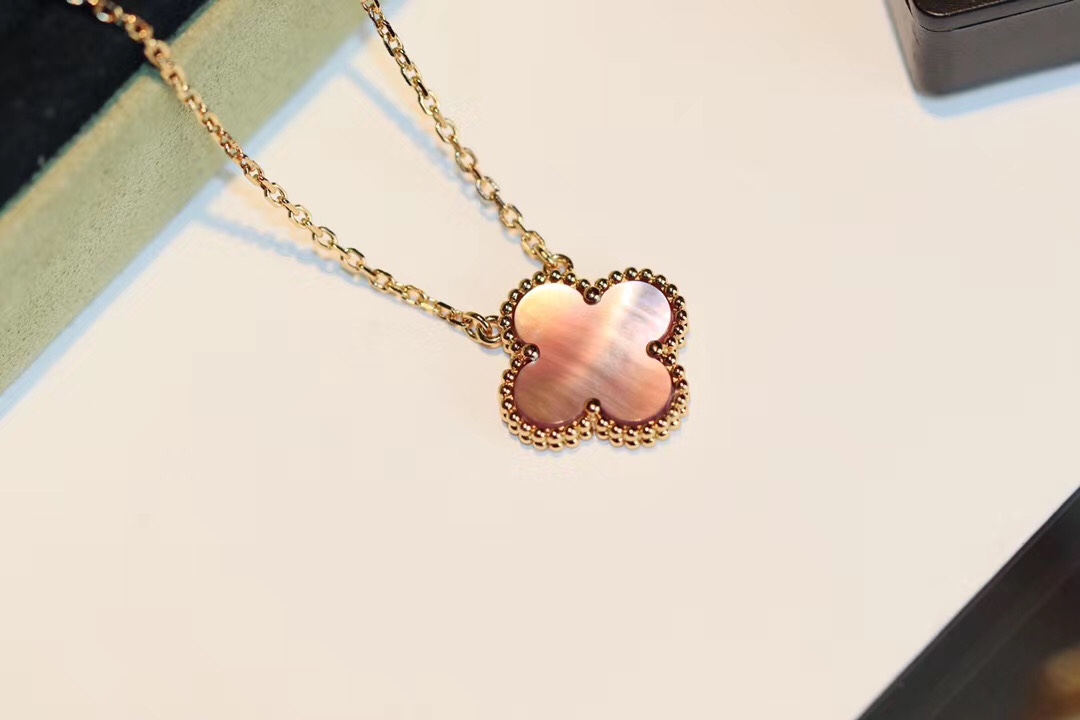 Van Cleef & Arpels vca新款四叶草粉贝项链 市场高级版‼ ‼ 1:1版本高端定制925纯银 vca梵克雅宝 限量款v 四叶草 叶子 限量款 超适合 去旅游 绝对 款