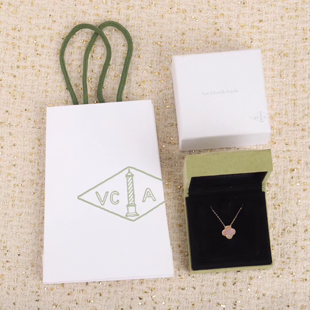 Van Cleef & Arpels vca新款四叶草粉贝项链 市场高级版‼ ‼ 1:1版本高端定制925纯银 vca梵克雅宝 限量款v 四叶草 叶子 限量款 超适合 去旅游 绝对 款