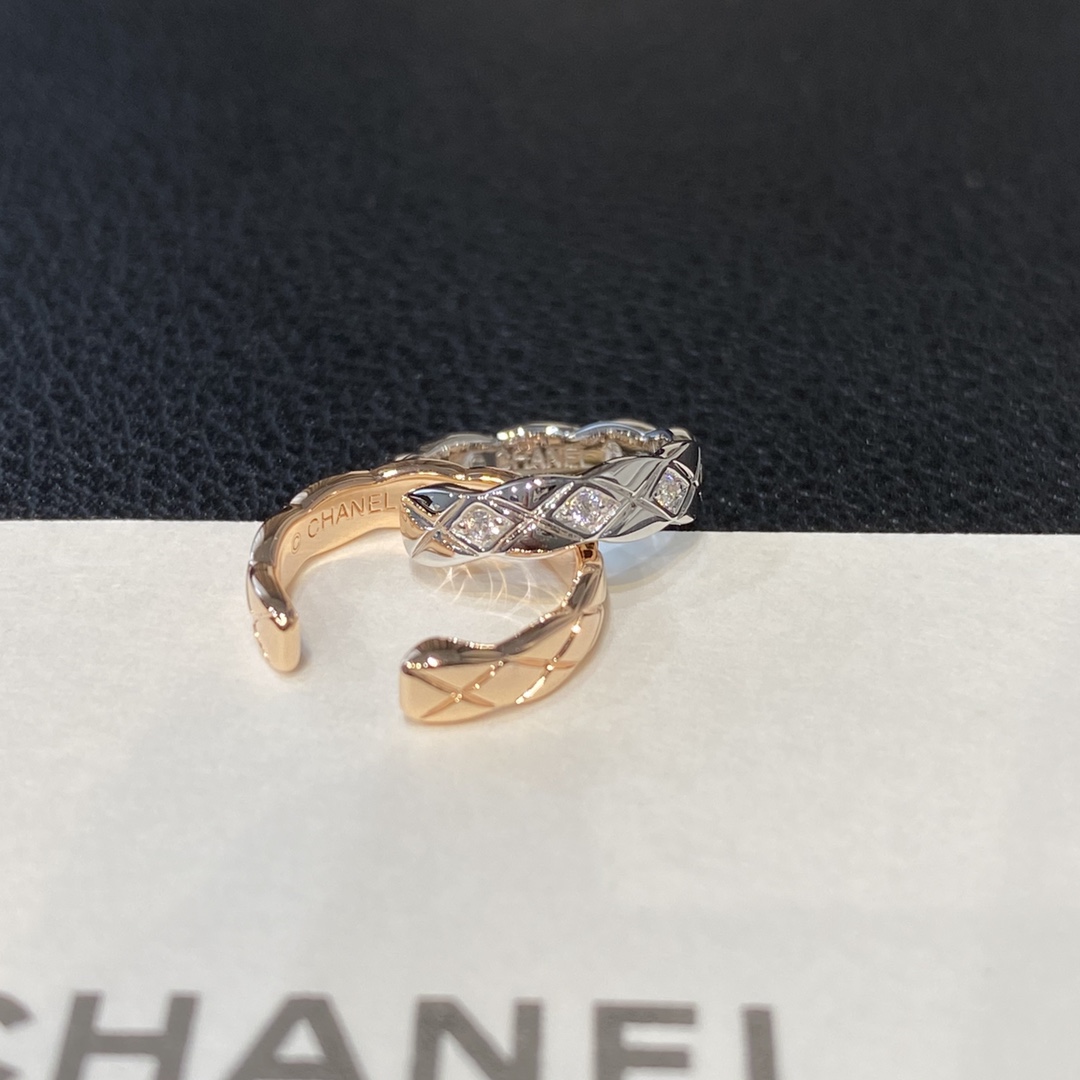 Chanel 新款 Coco crush菱格纹耳骨夹 不对称AB款耳环 成对出售哦 明星达人同款