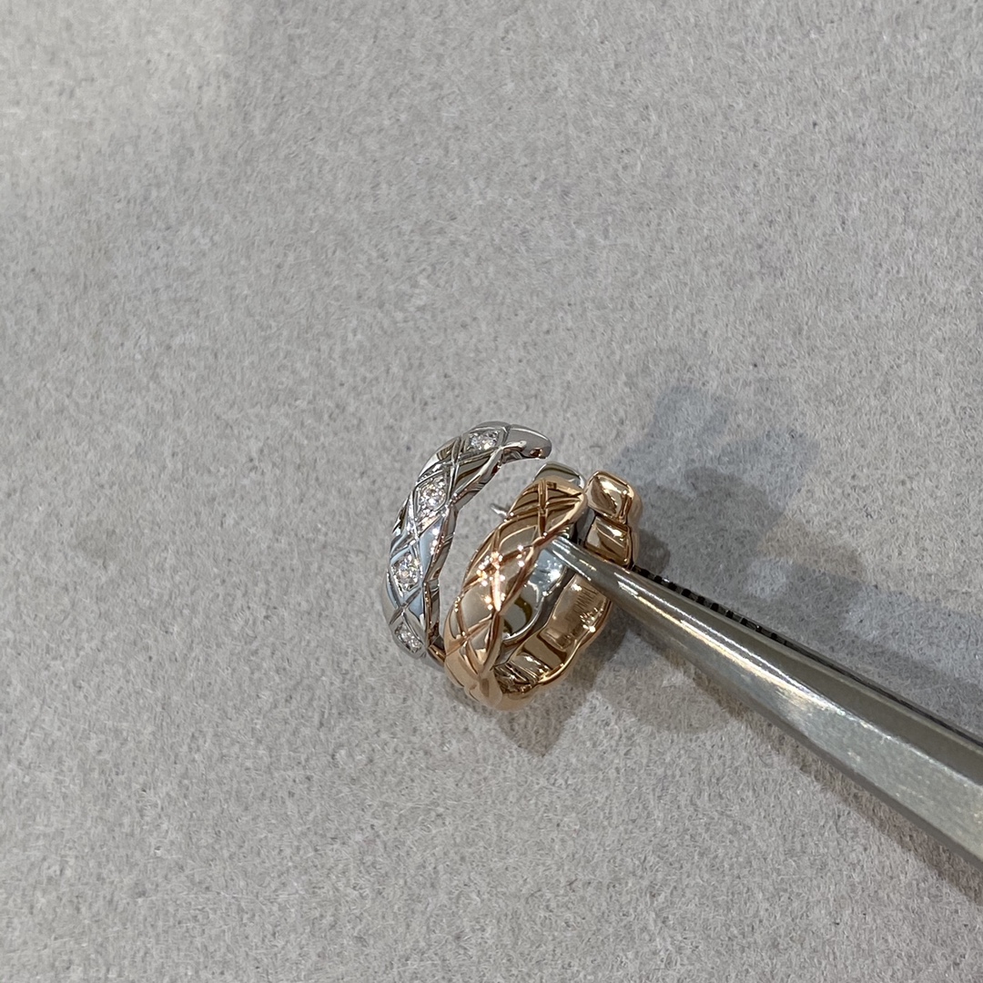 Chanel 新款 Coco crush菱格纹耳骨夹 不对称AB款耳环 成对出售哦 明星达人同款