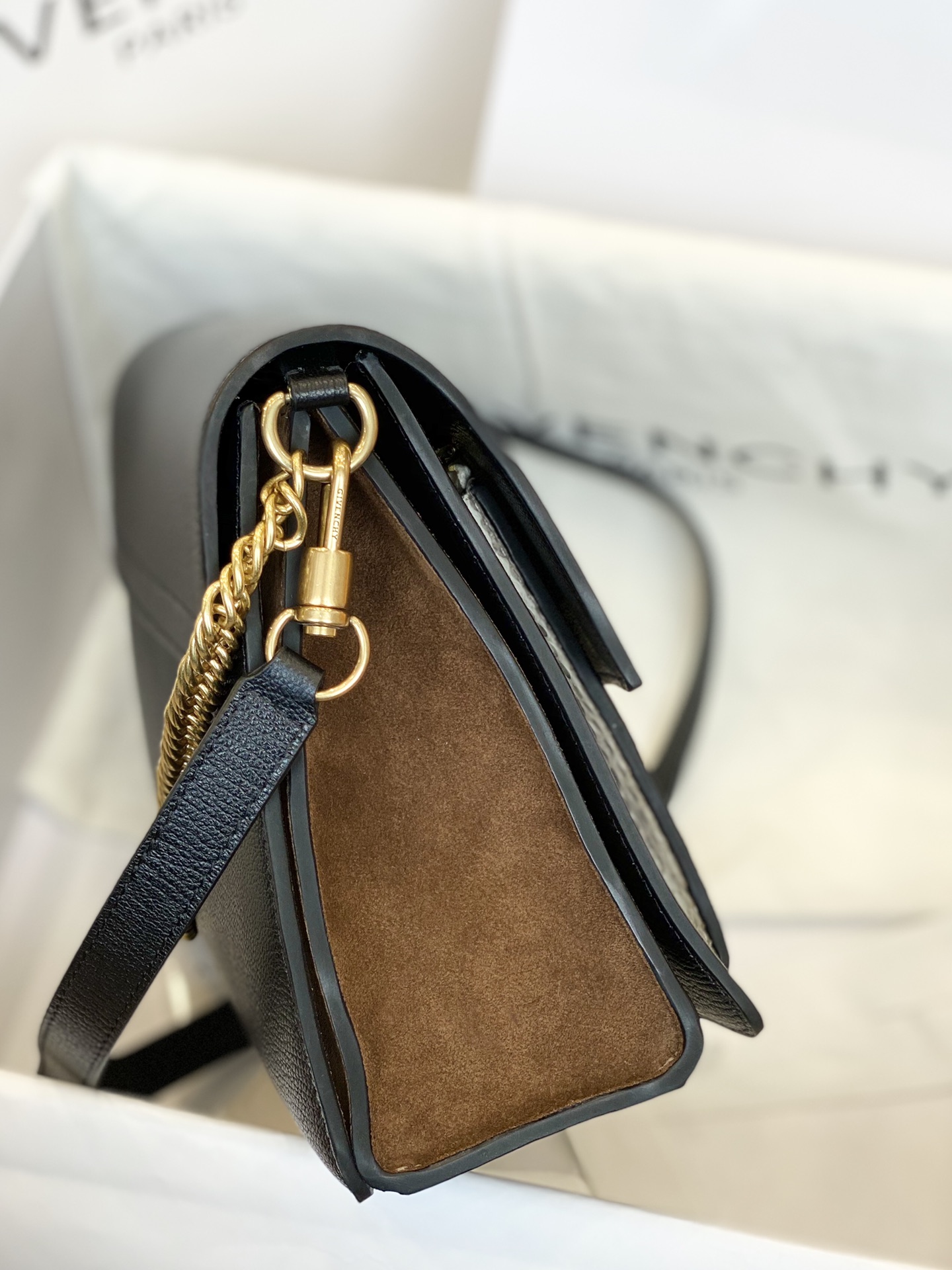 纪梵希GV3稀有动物皮拼中号size:28.5x18x8cmGivenchyBag法国代购级别巴黎走秀新