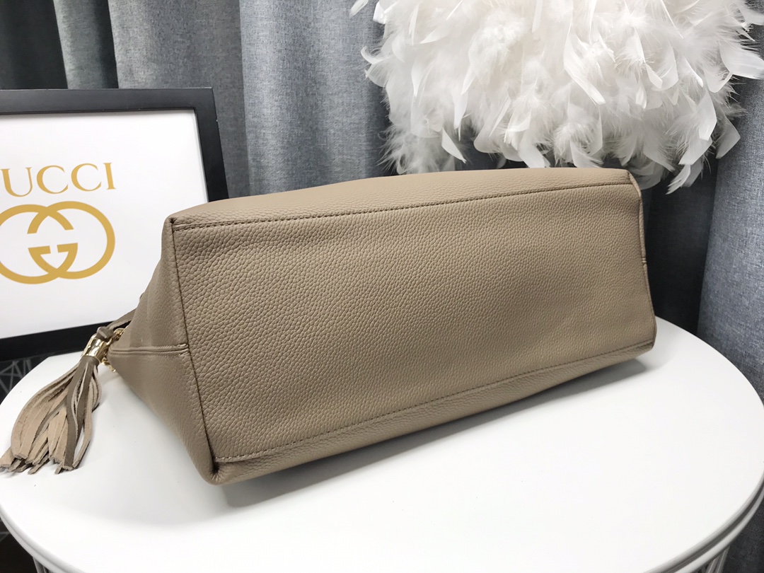 ブランド名・ダブルGロゴ付き高品質レザーバッグ・スタイル自在