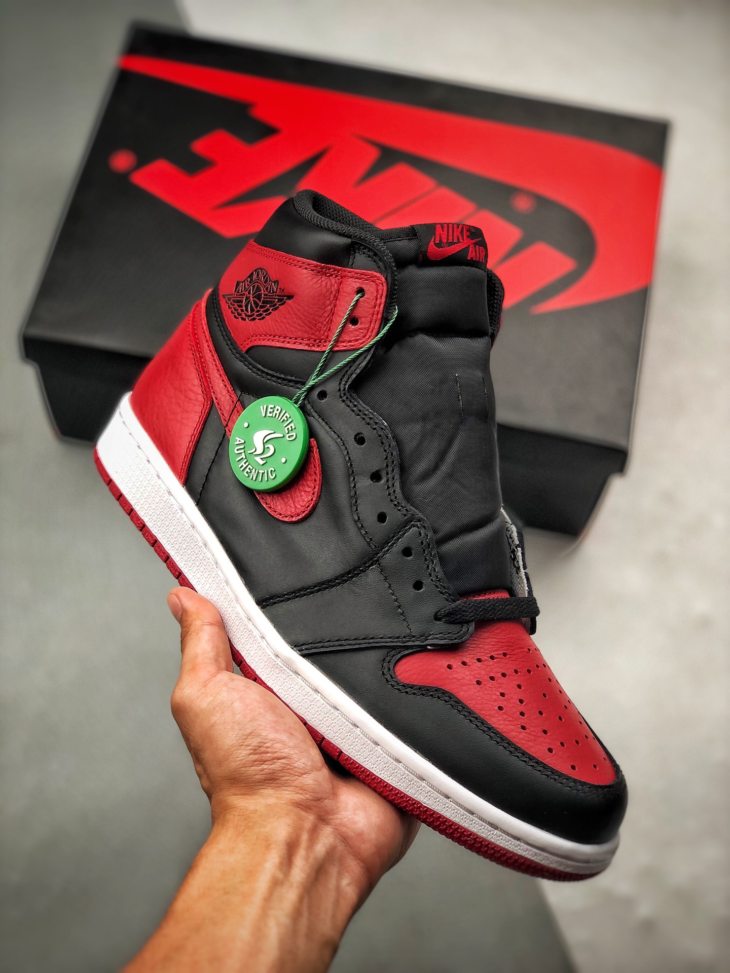 S2 puramente original, alcanzando la cima de nuevo 💪🏻 AirJordan 1 Retro "Bred Banned" negro y rojo prohibido (2016) n…