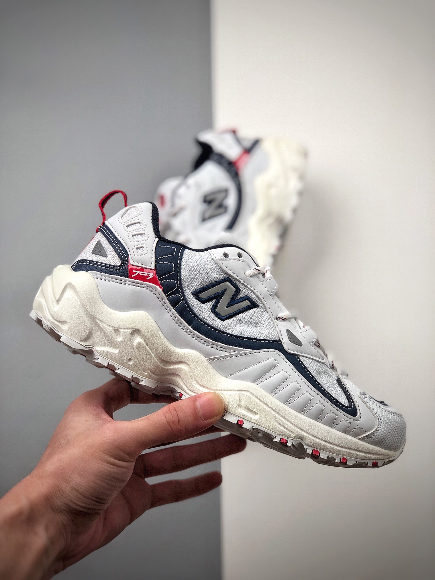 230 New Balance ML703系列复古老爹风休闲运动山系越野跑鞋