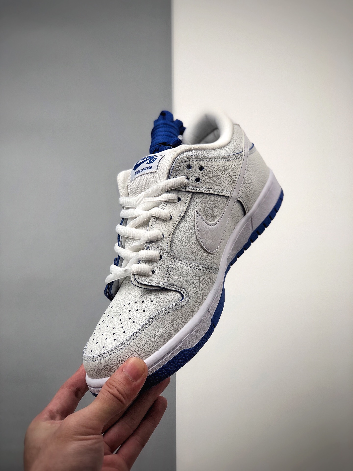 250 Nike SB Dunk Low Pro 白兰 扣扣乐 爆裂纹 冰蓝 青花瓷 运动滑板板鞋 货号:CJ6884-100