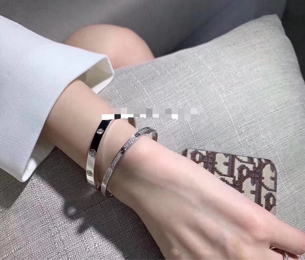 Cartier 卡家 银色 窄版满钻LOVE手镯